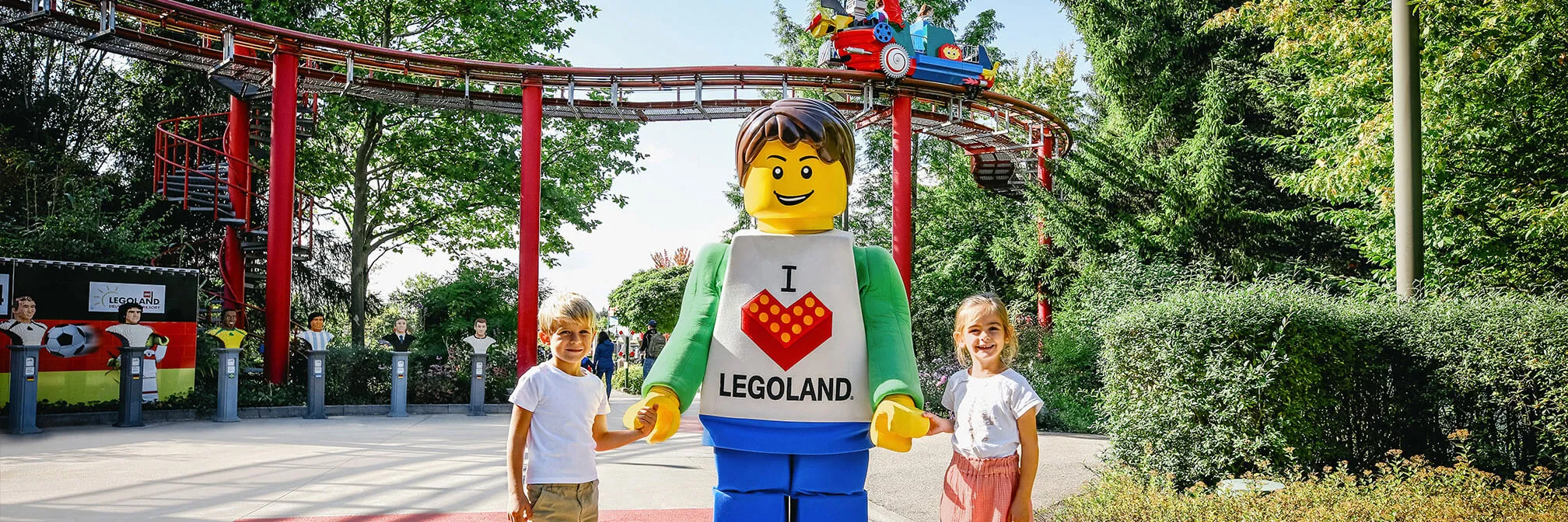 LEGO Boy with two children in the LEGOLAND theme area IMAGINATION