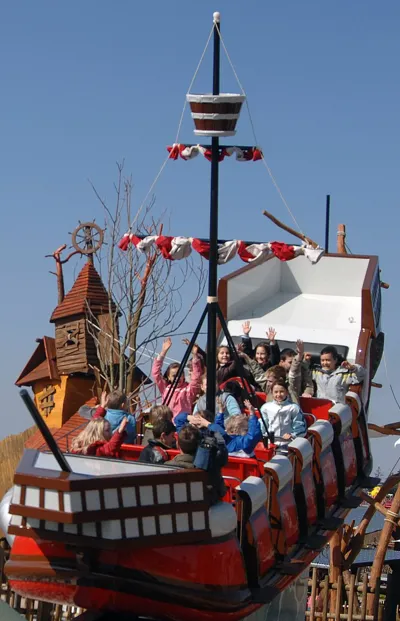 Children in the Pirate School ride at LEGOLAND Deutschland