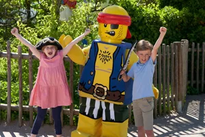 Kids with LEGOLAND resident Pirate Boy