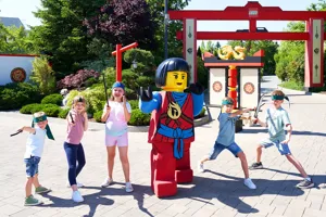 Kids with LEGOLAND resident Ninjago Nya