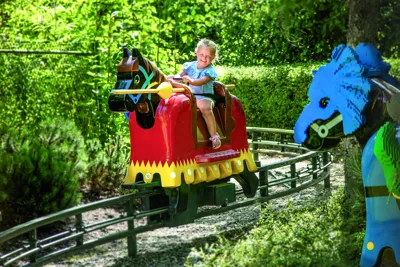 girl on LEGOLAND royal joust ride