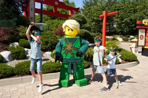 Kids with LEGOLAND resident Ninjago Lloyd