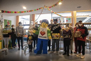 LEGOLAND Deutschland Zu Besuch Im Kinderklinikum Augsburg