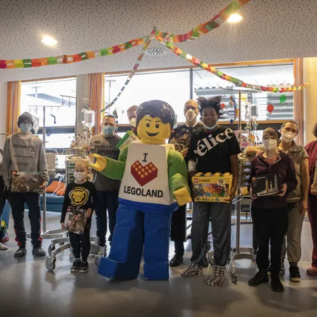 LEGOLAND Deutschland Zu Besuch Im Kinderklinikum Augsburg