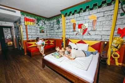 LEGOLAND Feriendorf Königsburg Zimmer mit Familie