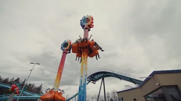 Fire & Ice Tower auf der Baustelle von LEGO MYTHICA