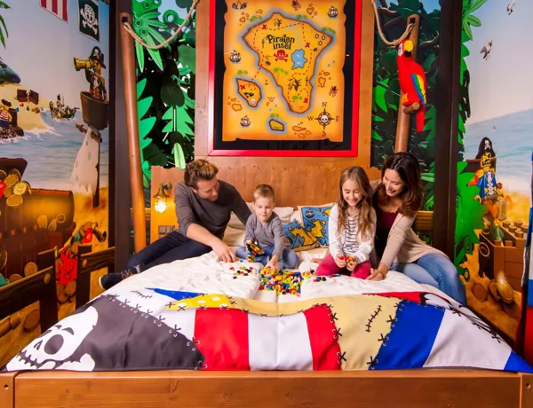 LEGOLAND® Holiday Village - Pirate Island Hotel - Parents' bedroom