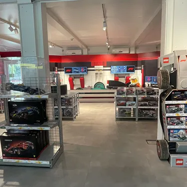 Interior view of the Race Base LEGOLAND Shop