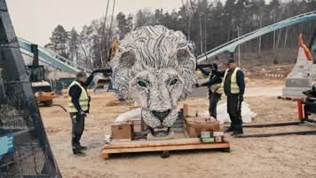 Maximus Modell auf der Baustelle von LEGO MYTHICA