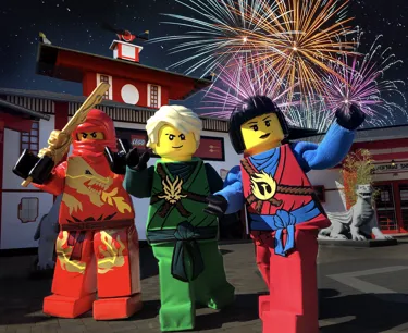 LEGOLAND Lange Sommernächte mit NINJAGO Figuren