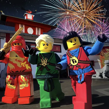 LEGOLAND Lange Sommernächte mit NINJAGO Figuren