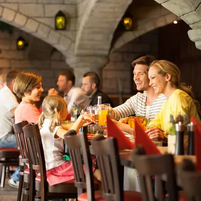 LEGOLAND® Holiday Village - Restaurants - The Round Table