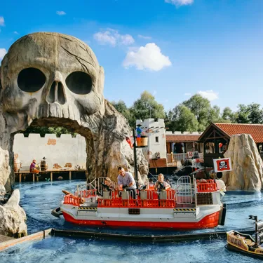 Pirate battle water ride at LEGOLAND Deutschland