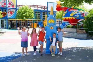 Children with LEGOLAND resident Unicorn Man